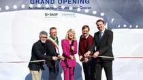 Persons on the picture (from left to right): Lorenzo Bottinelli, Managing Director and Vice President Country Cluster BASF Italy, Marco Citterio, Major of Giussano, Daniela Polzot, Managing Director Chemetall Italy, Guido Guidesi, Councillor for Economic Development – Regione Lombardia, Frank Naber, Senior Vice President Chemetall Persons on the picture (from left to right): Lorenzo Bottinelli, Managing Director and Vice President Country Cluster BASF Italy, Marco Citterio, Major of Giussano, Daniela Polzot, Managing Director Chemetall Italy, Guido Guidesi, Councillor for Economic Development – Regione Lombardia, Frank Naber, Senior Vice President Chemetall